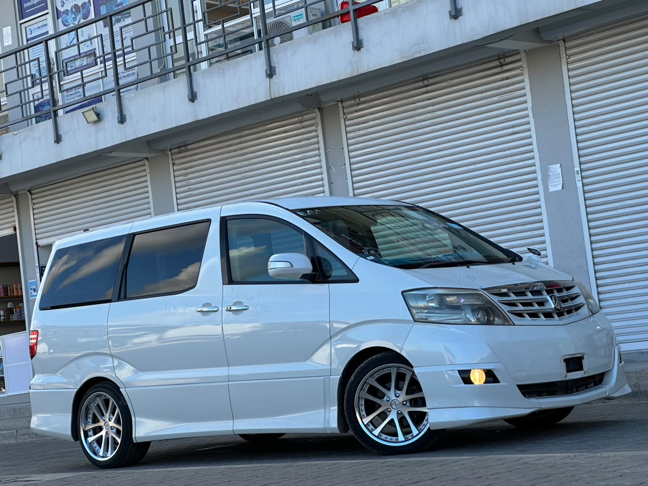 TOYOTA ALPHARD
